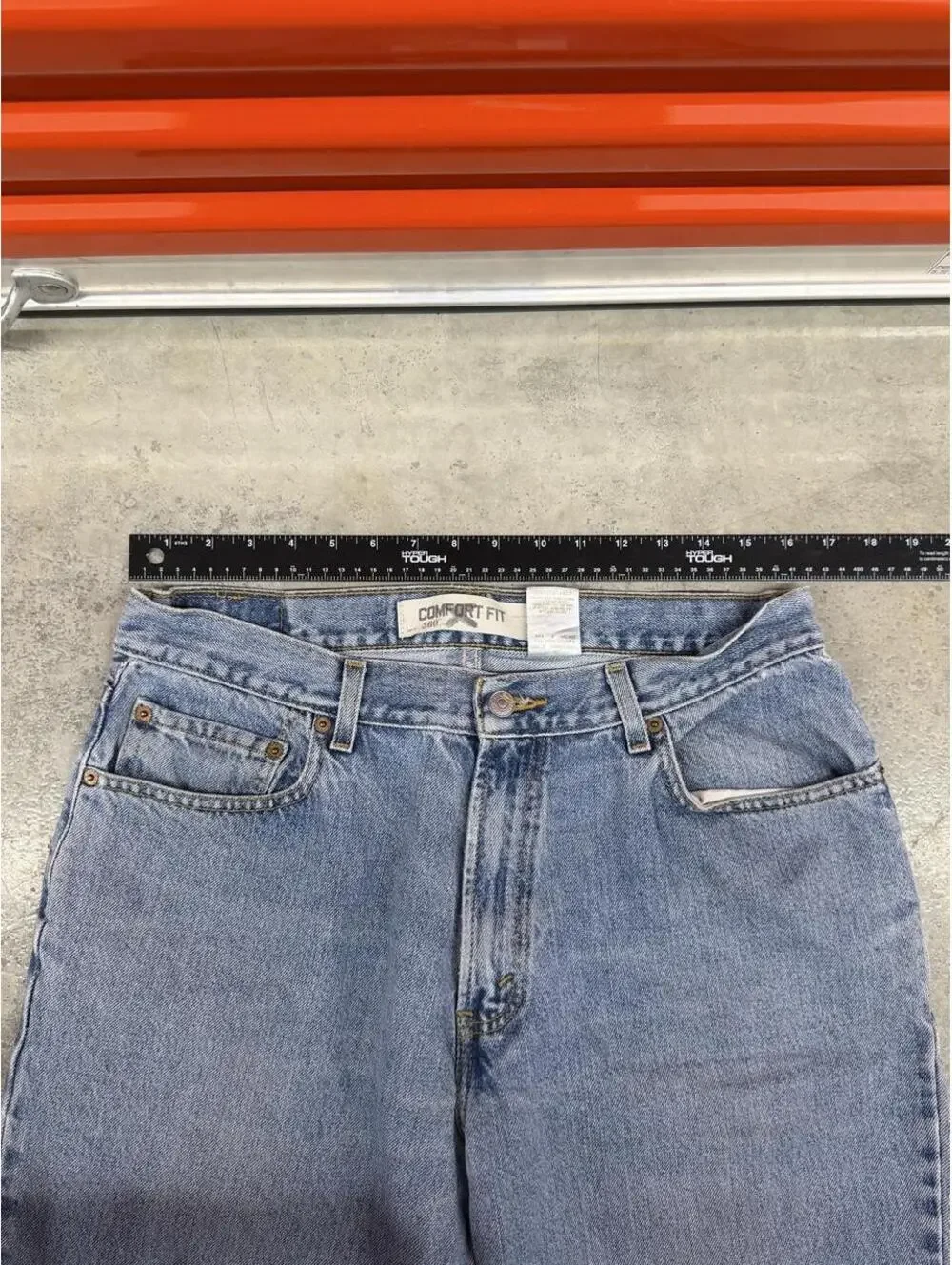 vintage levis 560 faded blue relaxed baggy fit jeans size 34 x 30